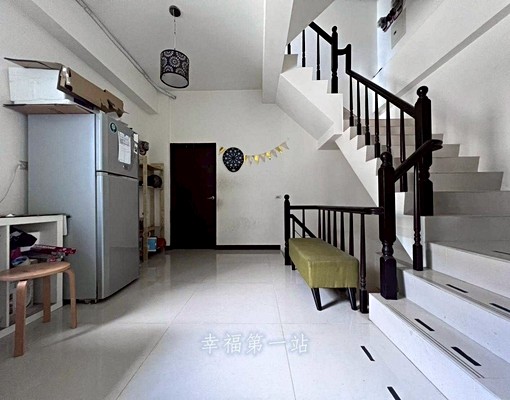 南區整棟透天|傢俱全配|有車庫可停|近崇倫國中 - Image 1