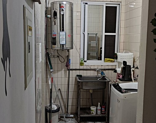 ★高醫、熱河商圈|指紋鎖+監視系統|生活便利套房(可租補) - Image 2