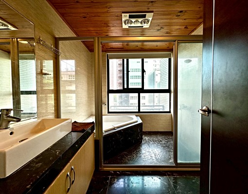 世紀凱悅大1房+機上車位可停休旅⭐含車含管可租補⭐全配家具 - Image 13