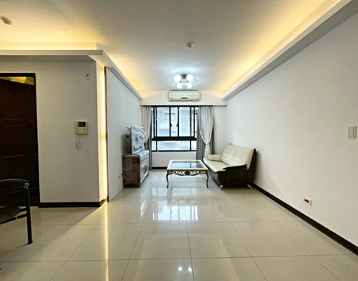 近市場鬧區🌸輕屋齡3房車位🌸附傢俱隨時可看屋 - Image 2