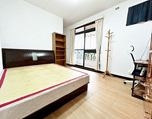 民安國小◆採光套房◆獨洗獨立陽台★台電 - Image 1