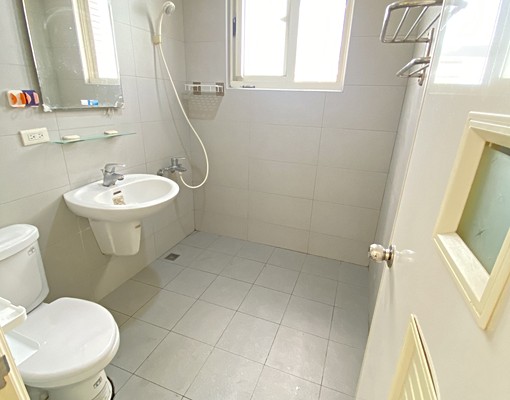 捷運~採光~大套房~陽台家電皆獨立使用 - Image 5