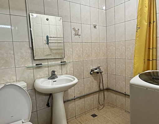 秀泰｜火車站光線佳獨洗曬套房含基本用電 - Image 4