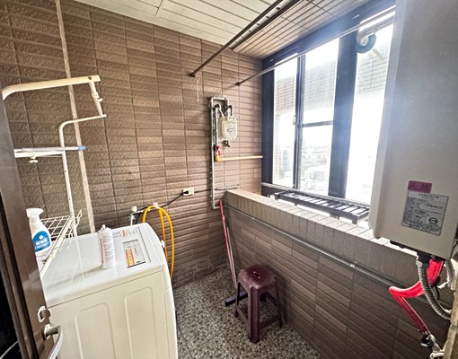 草漯雙學區2+1房車含管傢俱電全可租補 - Image 9