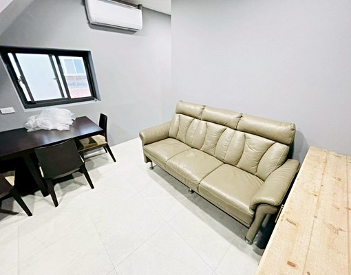 免佣)近捷運忠孝敦化【優質租案】可補助★低樓層★獨立陽台 - Image 1