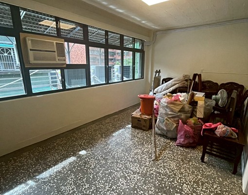 新莊公寓大三房／新裝潢進幸福捷運站／可租補入籍 - Image 2