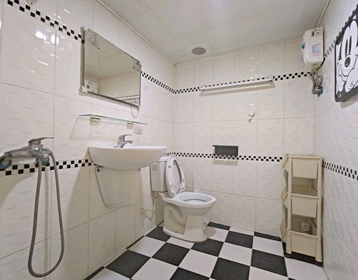 捷運裝潢陽台大套房(含管、網路、第四台) - Image 10