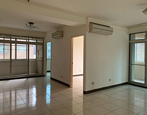 電梯大樓、4房2廳2衛、雙大落地窗、雙大陽台(房仲勿擾) - Image 4