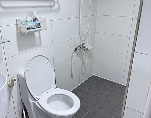 嶺東電梯套房 - Image 6