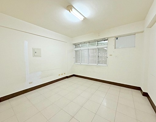 獨家~銀行商圈別墅 - Image 1