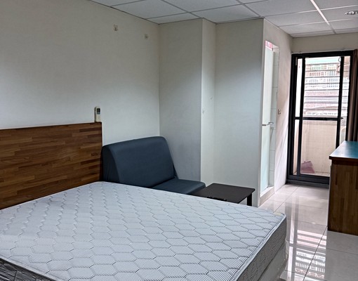 嶺東電梯套房 - Image 1