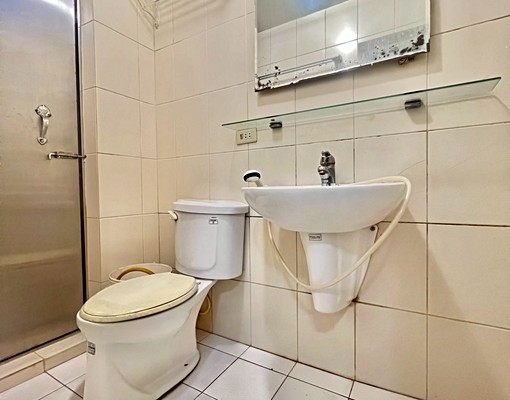 近捷運菜寮站/交通便利生活機能優/採光大套房 - Image 4