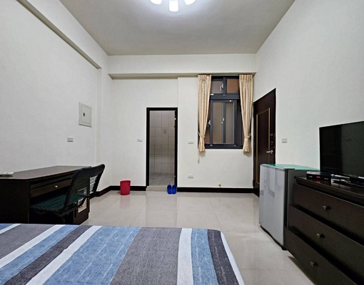 近縣政府。台元上班族最愛套房。有垃圾集中 - Image 3