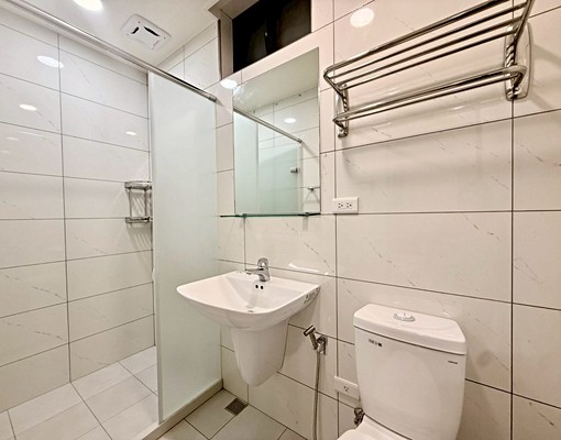 亞東醫院🚝租補✅變頻冷氣/內陽台獨洗曬🌟免爬梯機能佳 - Image 13