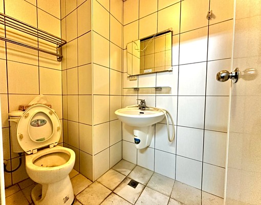 安東社宅/南雲交流道4房歡迎合租/免仲可補 - Image 6