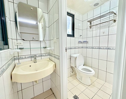 可貓大坪數💕租屋補助✅台水電✨代收包裹✨機車位✨陽台獨洗曬 - Image 7