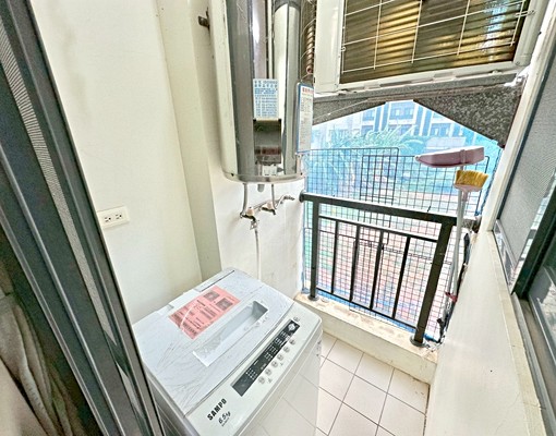 可貓大坪數💕租屋補助✅台水電✨代收包裹✨機車位✨陽台獨洗曬 - Image 8