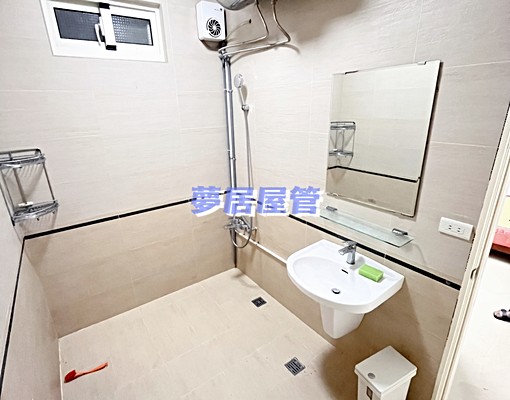 太平新興路✨超便宜獨立套房✨機車位✨子母車✨ - Image 4