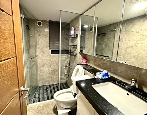 北屯市區/崇德路&山西路旁/露臺戶/稀有兩房兩衛尬車位 - Image 8