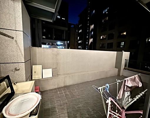 北屯市區/崇德路&山西路旁/露臺戶/稀有兩房兩衛尬車位 - Image 2