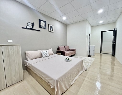 傢具齊全✨質感採光套房✨戶數單純✨黃金地段✨垃圾集中✨飲水機 - Image 1