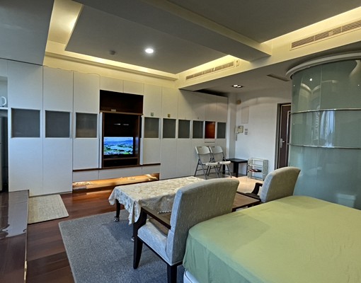 電梯高級大套房。路邊免費停汽機車。社區代收垃圾。綠意盎然。 - Image 7