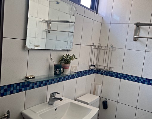 有雙窗戶的優資套房 - Image 4