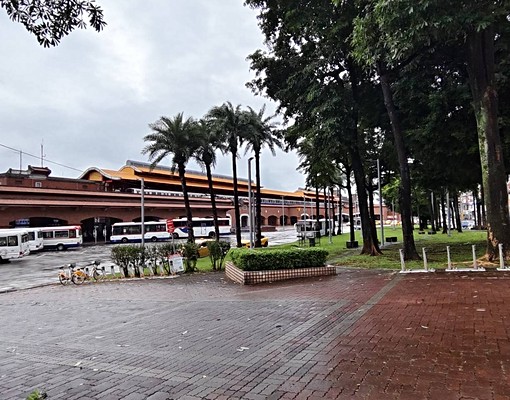 主廚推薦MRT捷運首排近PizzaHut搶租中(含水) - Image 1