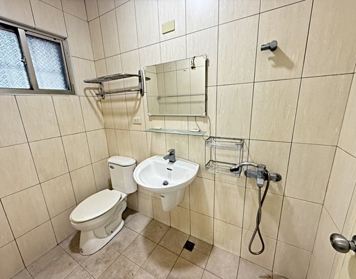 近河堤社區、文藻,可租補全棟透天出租*可停車 - Image 6