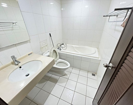 可寵可租補▶已含平車▶近葳格/好市多/74▶浴缸/隔間廚房 - Image 10