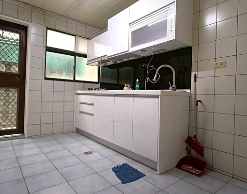 巨城旁5房透天平面車位 - Image 5