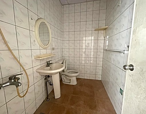 五福路透天4套房 - Image 9