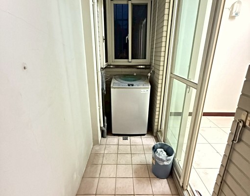 軍功商圈車庫透天🉑租補 - Image 3