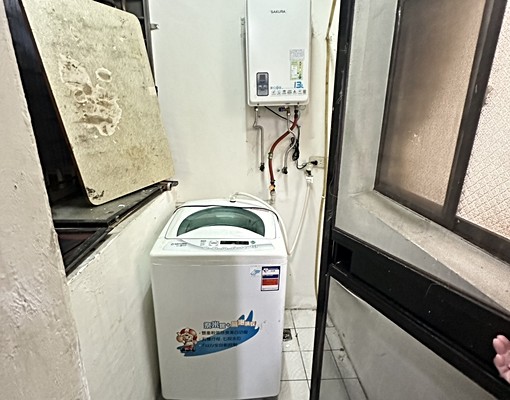 近捷運/適合情侶小家庭/生活機能佳/兩房 - Image 9