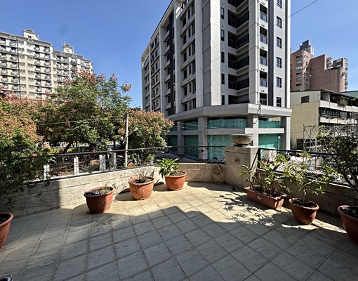 逢甲商圈稀有大地坪邊間別墅-4房皆套房 - Image 12