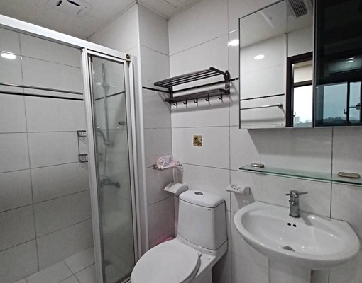 領袖歐洲⭐板橋區五權街電梯三房+車位⭐租金含管理費~坡道車位 - Image 7