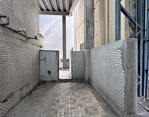 【高雄市中心｜近市議會站】大坪數⚝5大房⚝倉庫好使用 - Image 12