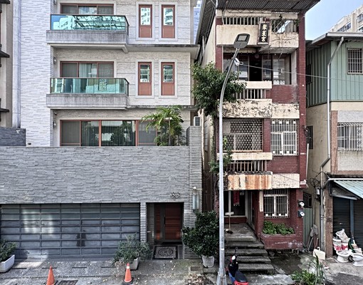 【高雄市中心｜近市議會站】大坪數⚝5大房⚝倉庫好使用 - Image 16