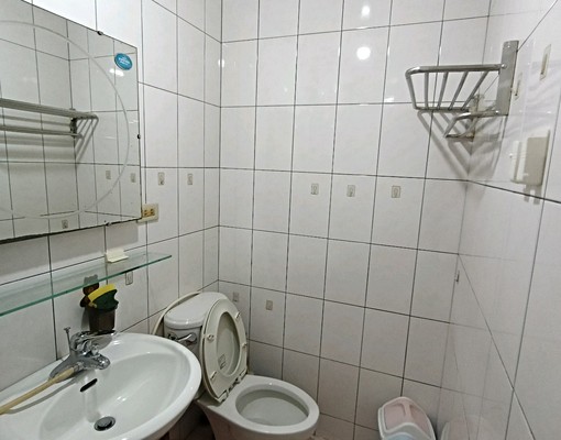 近徐匯中學站小資族溫馨採光獨立套房大空間可代收垃圾 - Image 8