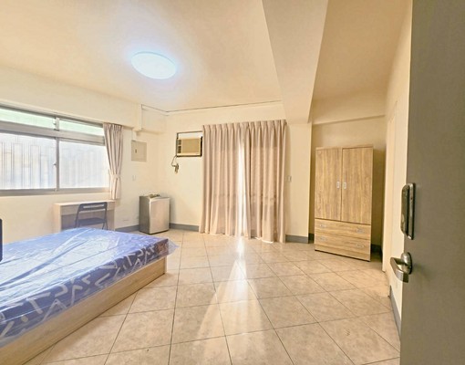 東區🏠優質地段~舒適美宅❤陽台+衛浴開窗 - Image 1