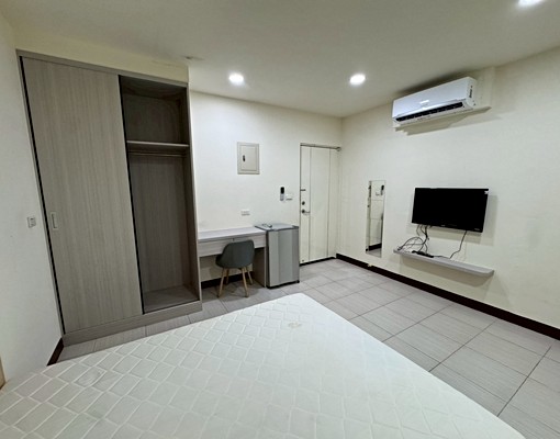 免仲!太原路西屯路,採光漂亮大套房 - Image 2