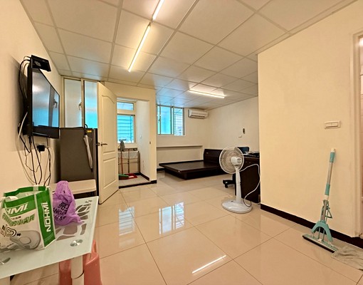 龍山寺🚄租補報稅🌟獨洗曬採光好🌟包水網路🛜水泥磚牆 - Image 3