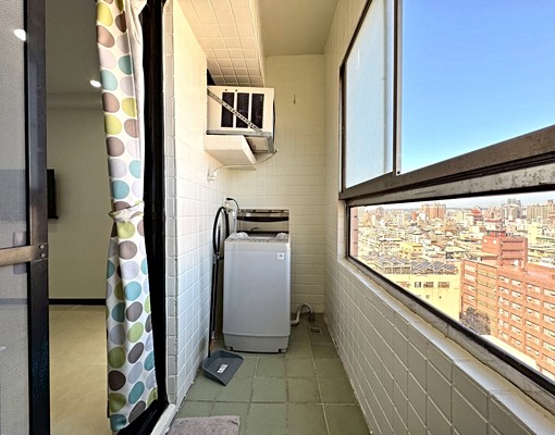 中醫學士旁~全新整理美套房/高樓景觀~獨立陽台(可租補) - Image 8