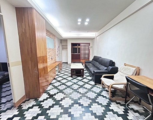 公寓低樓層!代收垃圾、三重運動公園一分鐘、菜寮站散步十分鐘 - Image 1