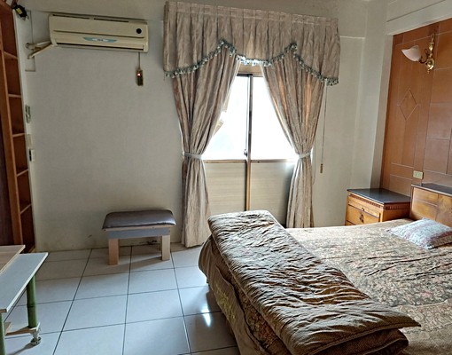 中正路透天3大房+車位我有附傢俱(出外人最方便) - Image 6