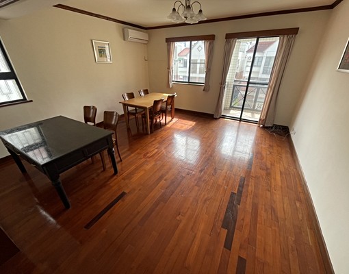 西屯福祥街稀有大棟距別墅|前後庭院|可停雙車 - Image 10