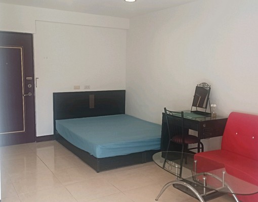 優質獨立大套房,專屬洗衣機曬衣區 - Image 1