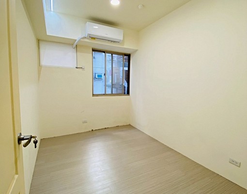 ~出租~中科榮總東海旁全新整理大四房主臥浴室有開窗有冷氣 - Image 6