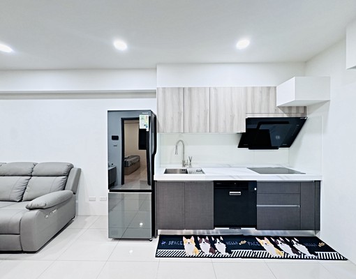 大兩房可租補▶公設超多▶系統櫃收納▶電動沙發 - Image 6