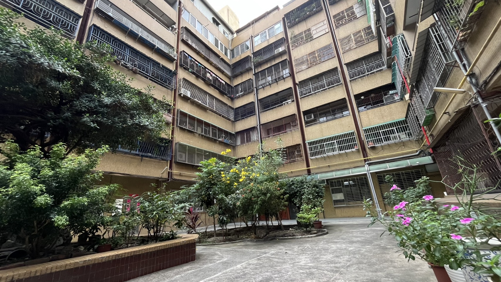 中醫一中商圈中庭一樓大4房